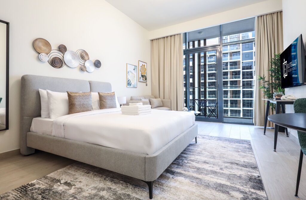 Дубай: Апартаменты Apartments Elite LUX Holiday Homes - Modern Marvel – Sleek Studio in Azizi Riviera