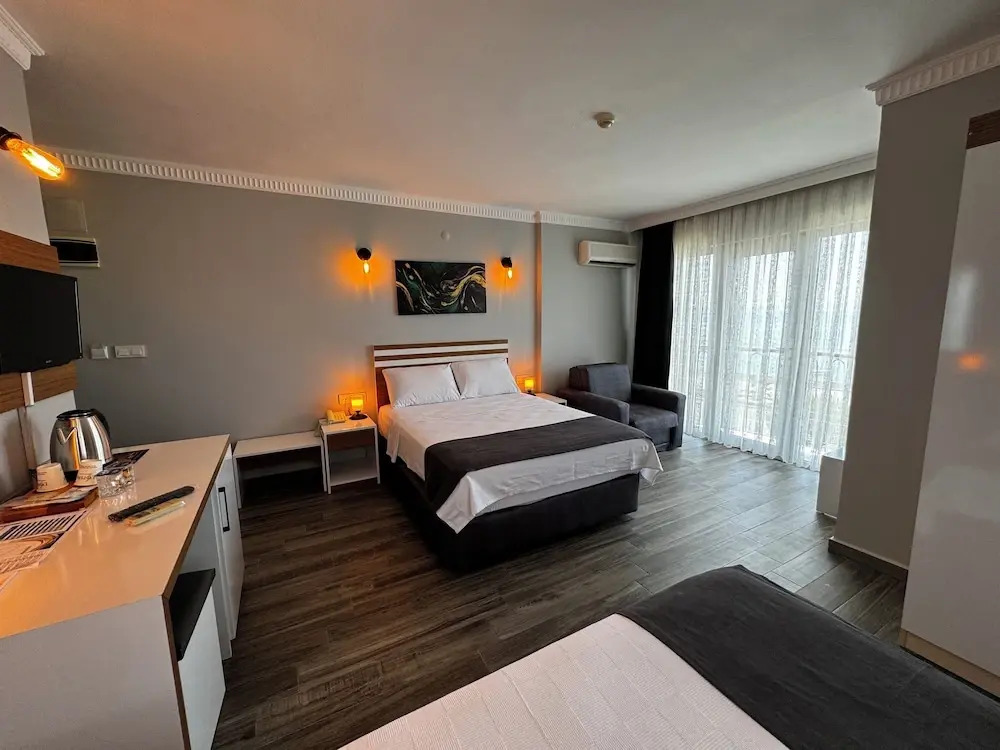 Алтынолук: Lopera Beach Hotel