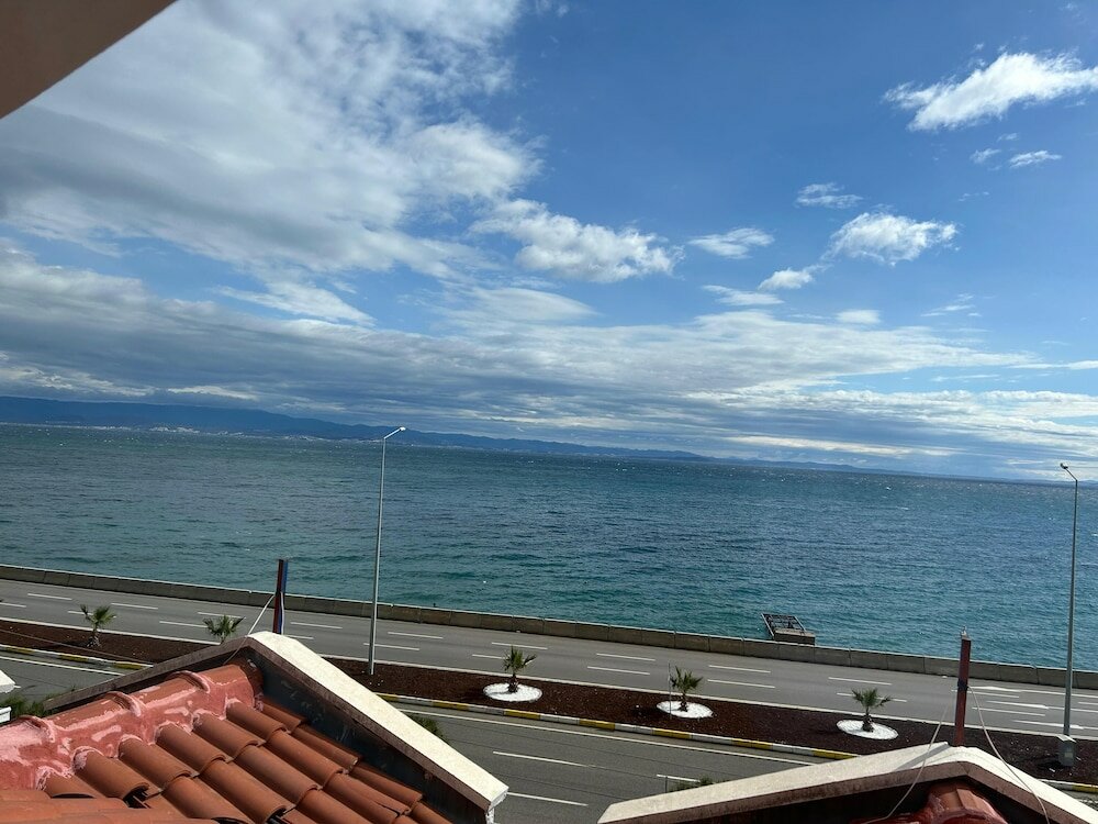 Lopera Beach Hotel — фото 4