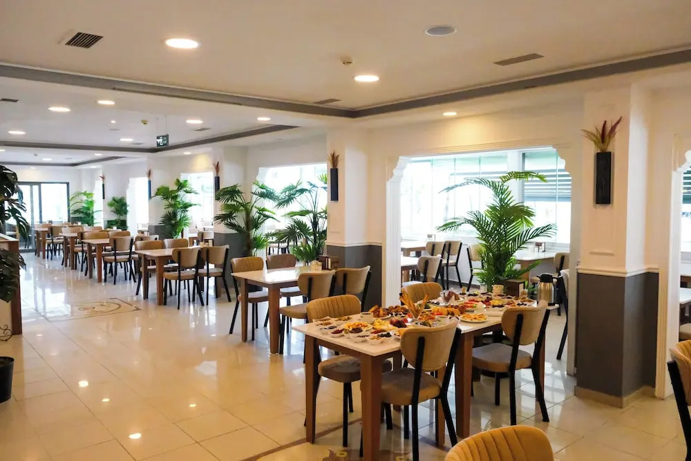 Алтынолук: Lopera Beach Hotel