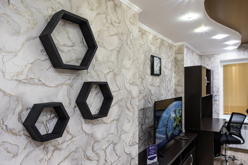 Саратов: Апартаменты Loft Apartment/7A Alekseevskaya
