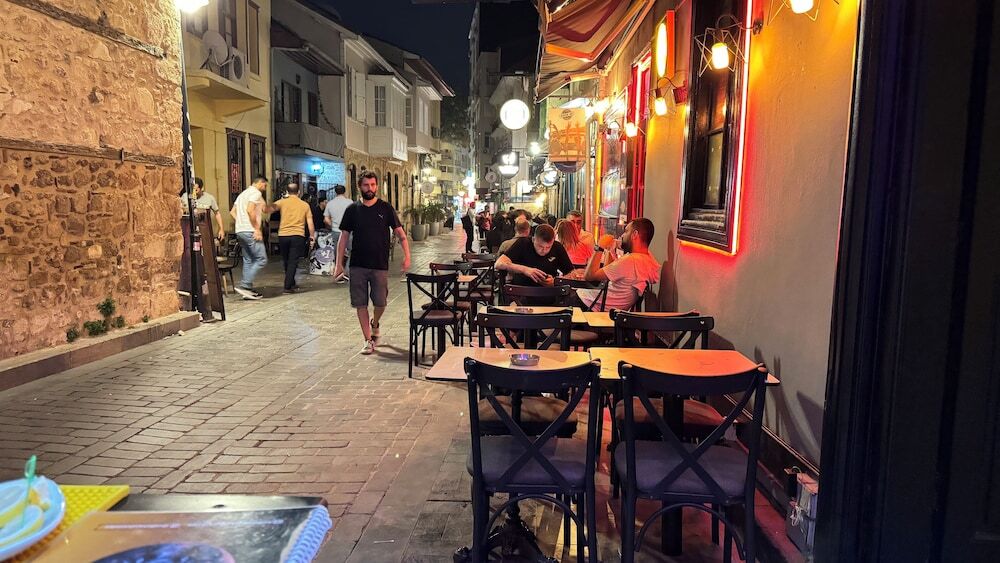 Анталья: Callisto Pub & Kitchen & Hotel