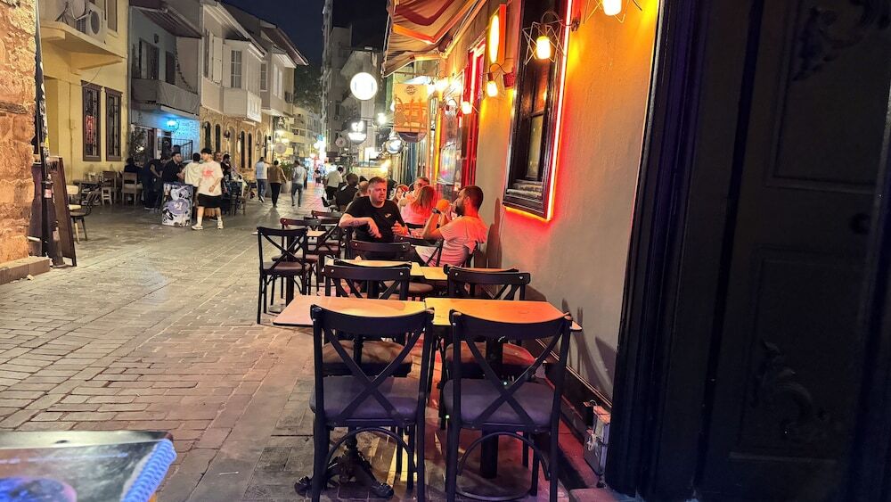 Анталья: Callisto Pub & Kitchen & Hotel