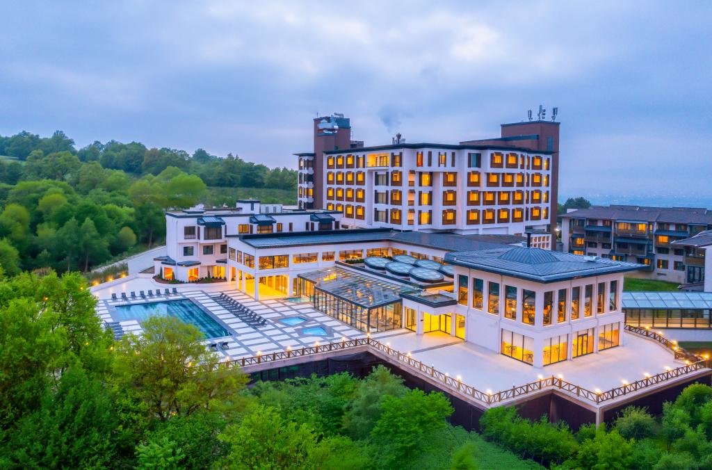 Болу: Narven Wellness & Thermal Hotel