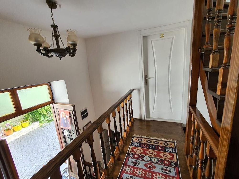 Бозджаада: Bi Hayal Ada Evi