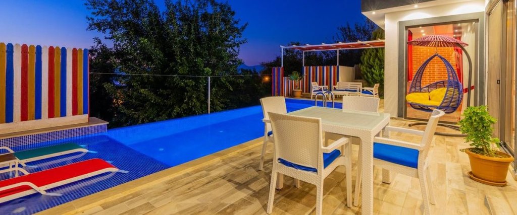 Исламлар: Villa Flood