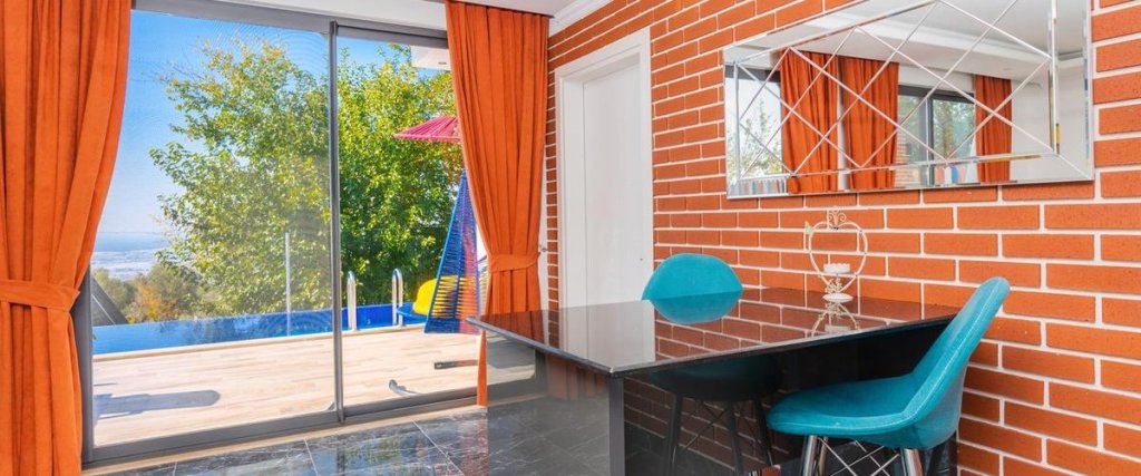 Исламлар: Villa Flood