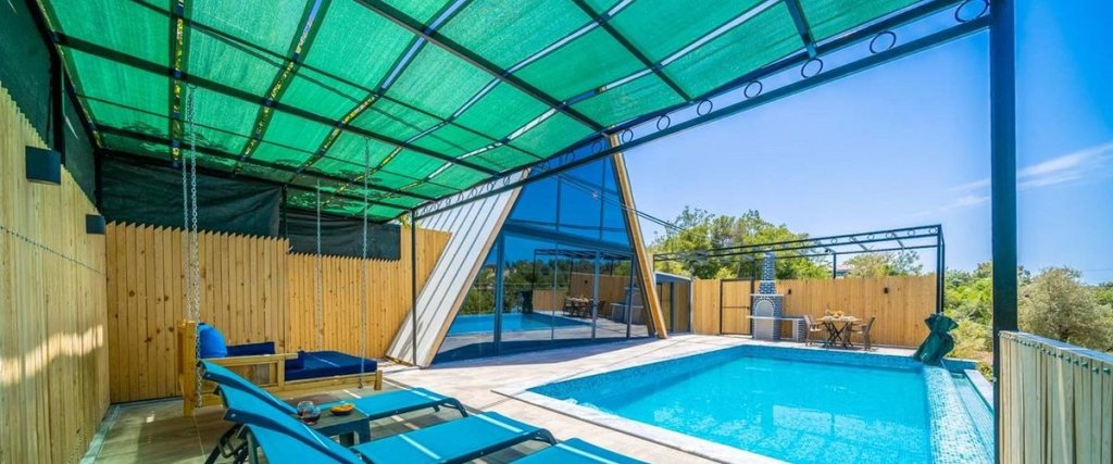 Исламлар: Villa Henna