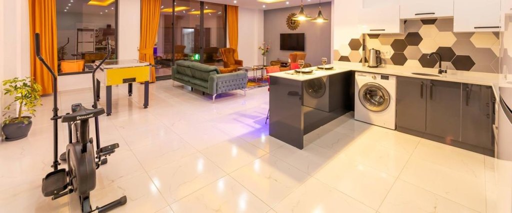 Исламлар: Villa Fariz
