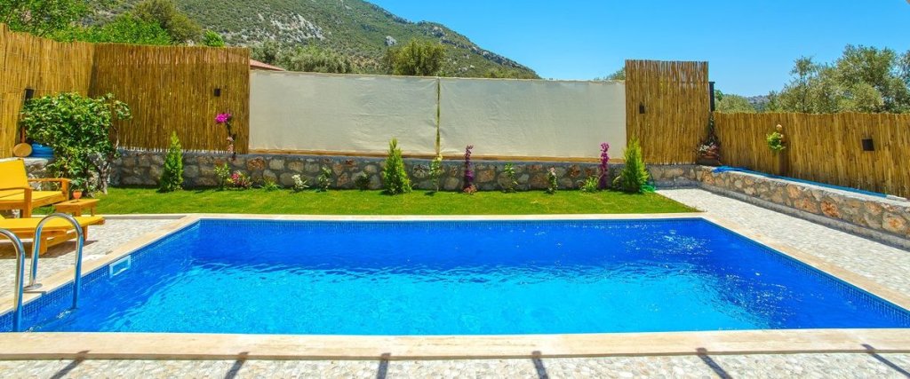 Исламлар: Villa Sakiz