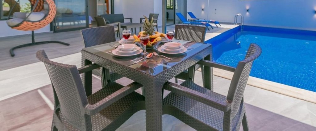 Исламлар: Villa Chelsea