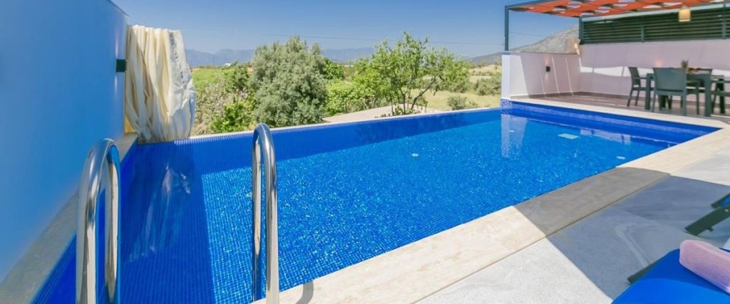 Исламлар: Villa Chelsea