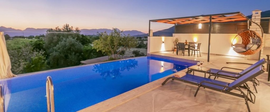 Исламлар: Villa Chelsea