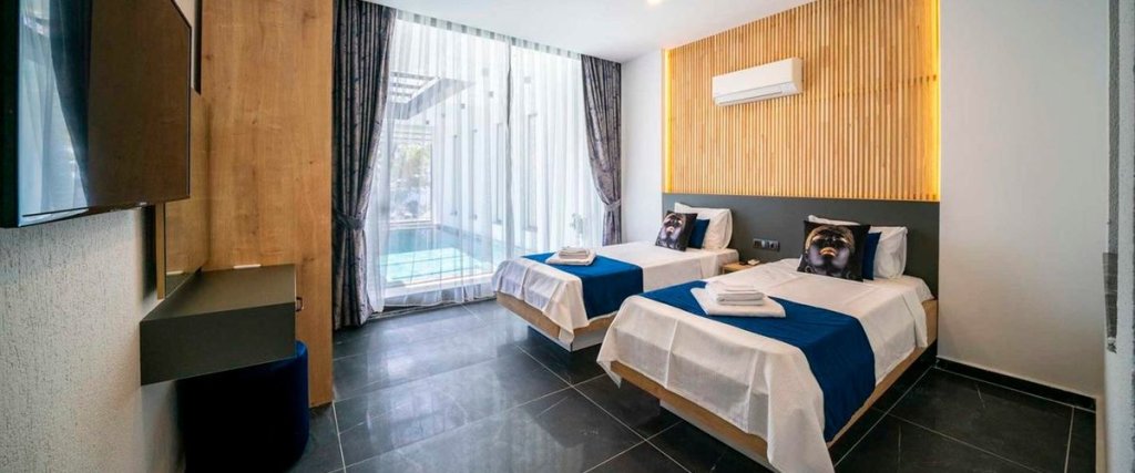 Исламлар: Villa Anıt