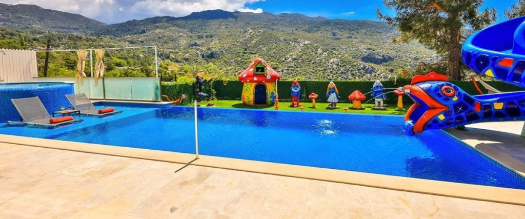 Исламлар: Villa Leylak