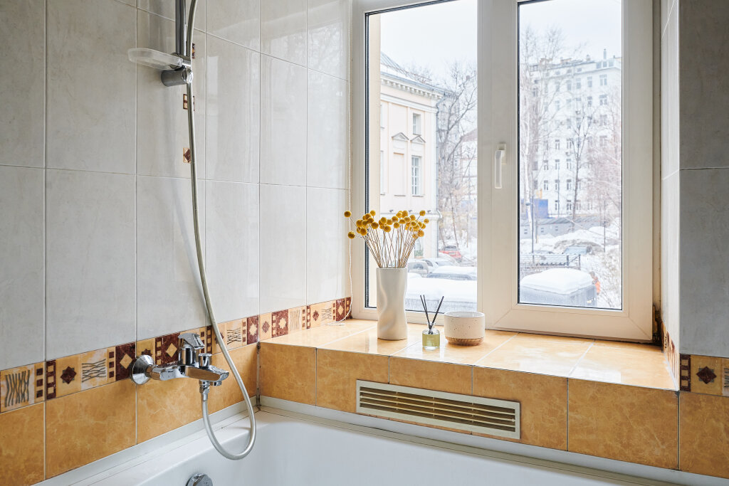 Москва: Квартира GM Apartments Яркая Трехкомнатная у Красной Площади