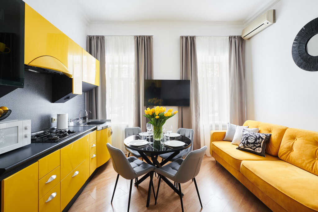 Москва: Квартира GM Apartments Яркая Трехкомнатная у Красной Площади