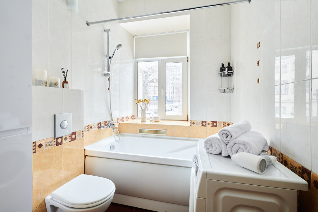 Москва: Квартира GM Apartments Яркая Трехкомнатная у Красной Площади