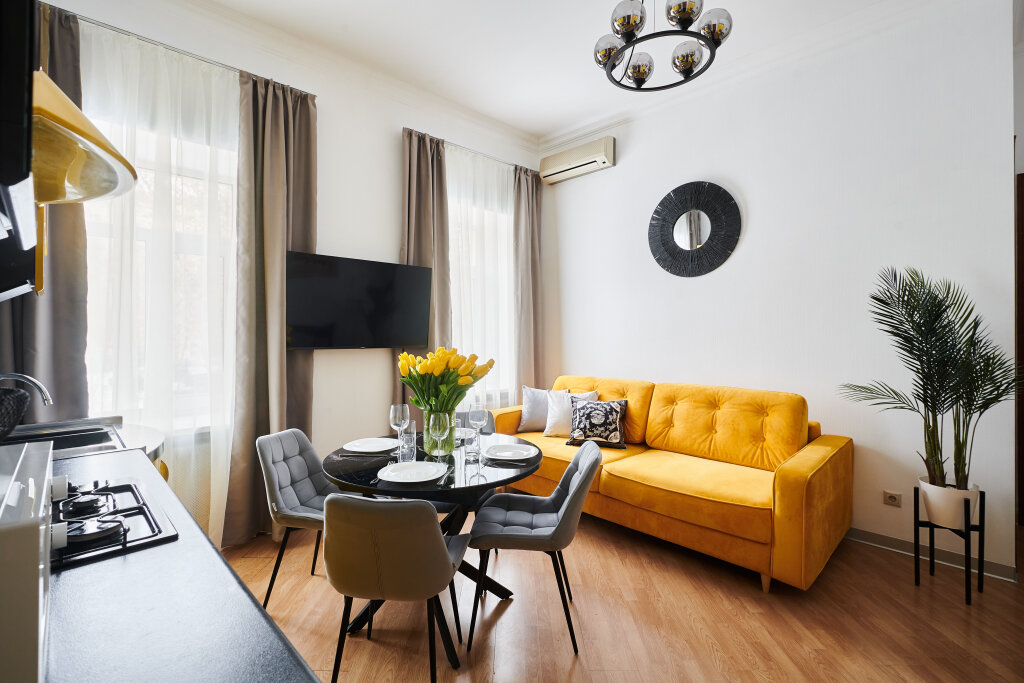 Москва: Квартира GM Apartments Яркая Трехкомнатная у Красной Площади