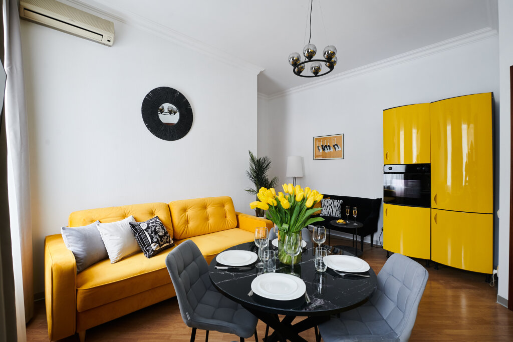 Москва: Квартира GM Apartments Яркая Трехкомнатная у Красной Площади