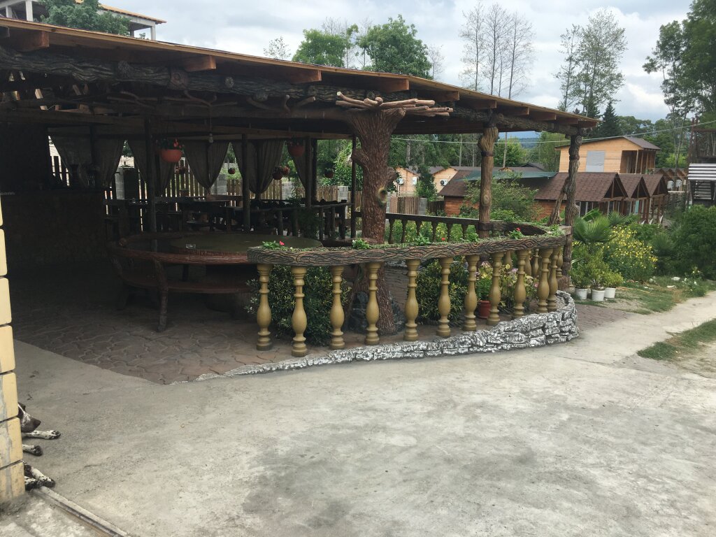 Пицунда: Гостевой дом Самшит Плюс