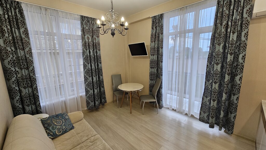 Адлер: Апартаменты Просторная Квартира на Фигурной от HomeHotelSochi