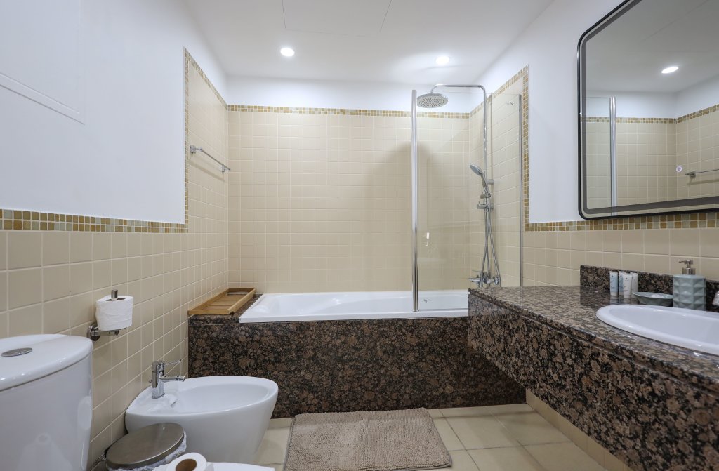Дубай: Апартаменты Elite Lux Holiday Homes - Beachside Haven Stylish 1 BHK in JBR Dubai