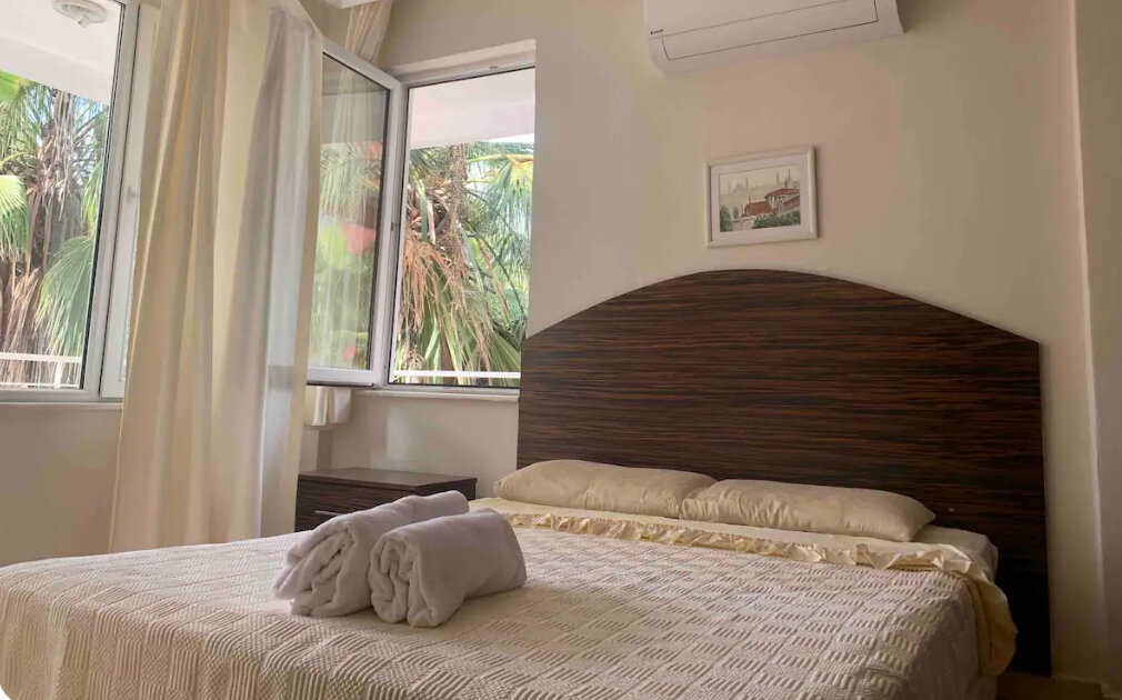 Богазкент: Flat By the Beach Under the Palm Trees