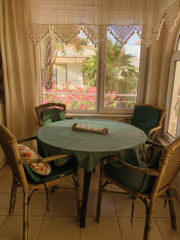 Богазкент: Flat By the Beach Under the Palm Trees