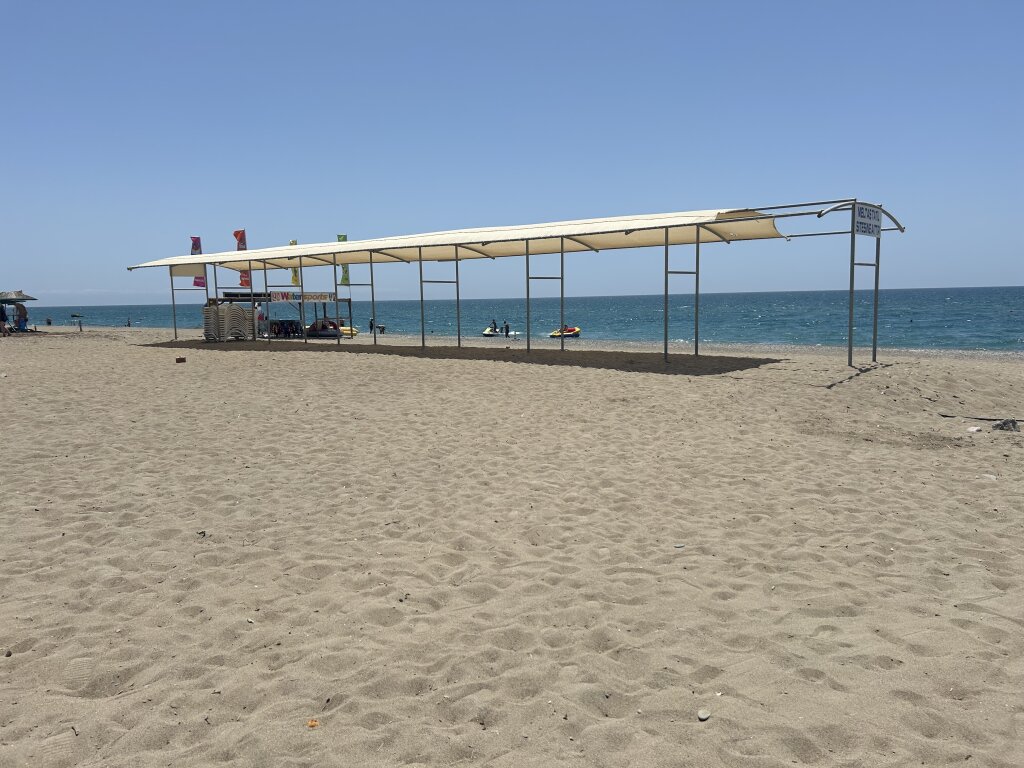 Богазкент: Flat By the Beach Under the Palm Trees
