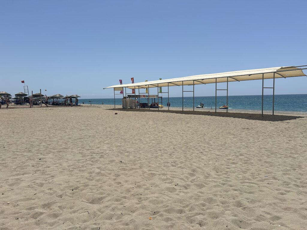 Богазкент: Flat By the Beach Under the Palm Trees