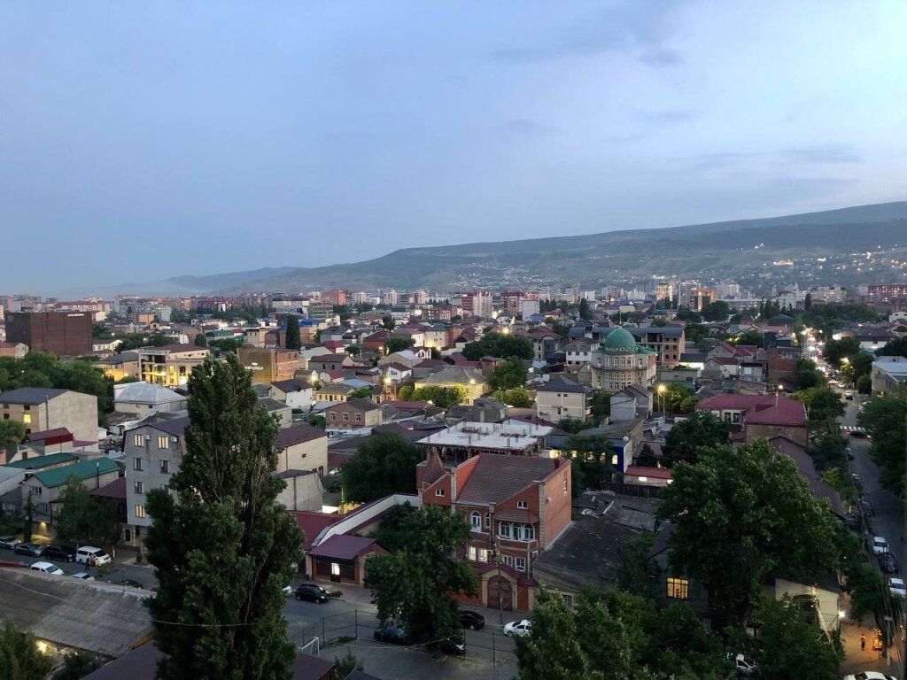 Махачкала: Квартира В Центре Города с Видом на Море и Горы