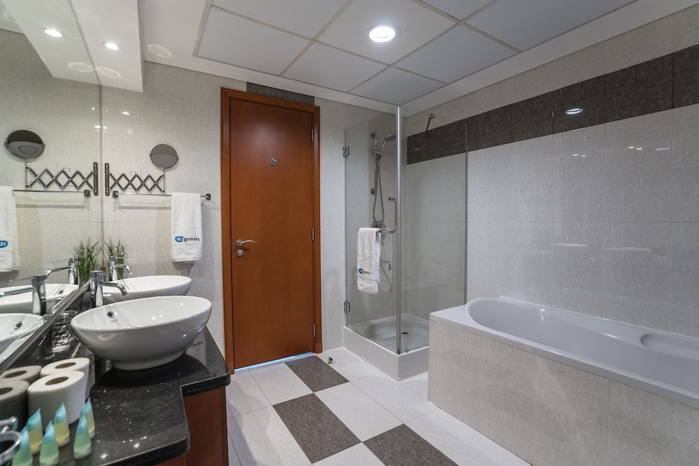 Дубай: Park Tower by HiGuests Vacation Homes