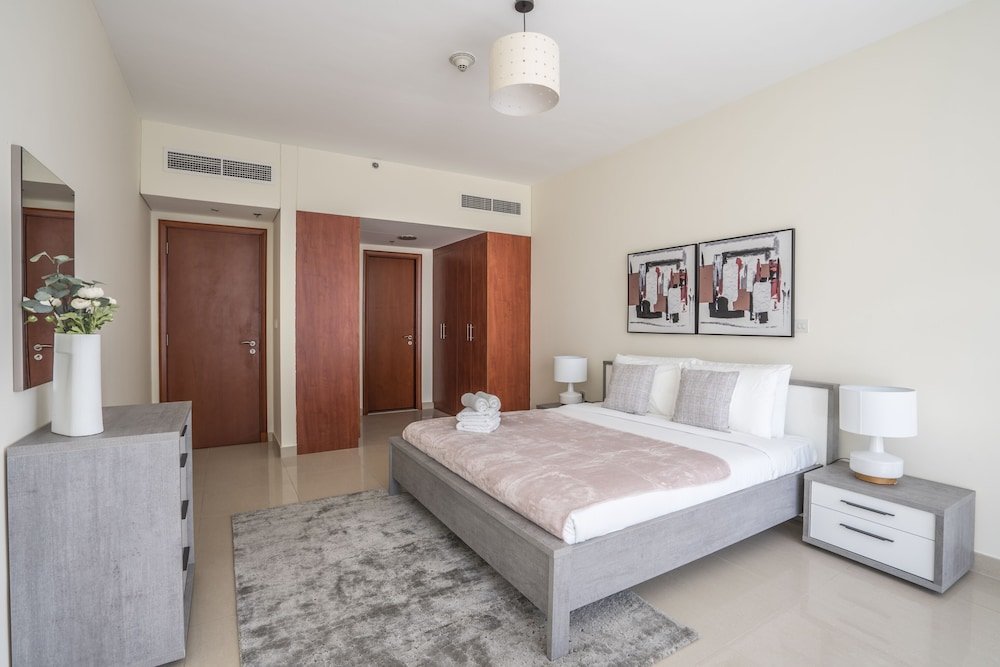 Дубай: Park Tower by HiGuests Vacation Homes
