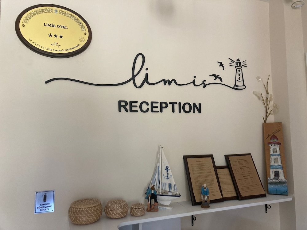 Зейтинликой: Li̇mi̇s Otel