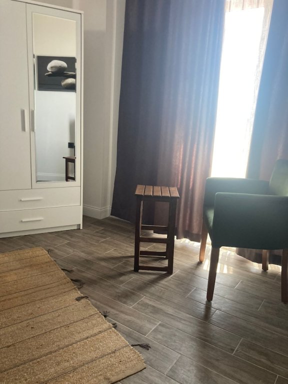 Зейтинликой: Li̇mi̇s Otel