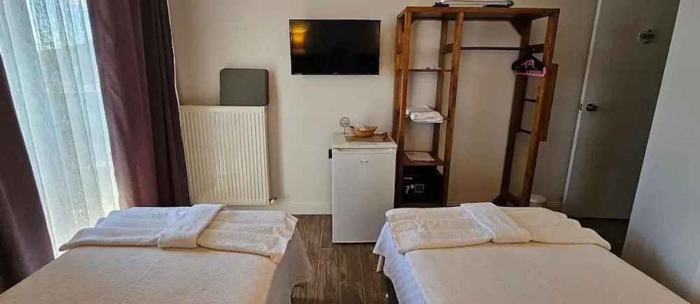 Зейтинликой: Li̇mi̇s Otel