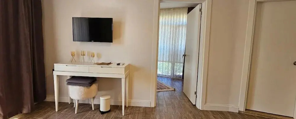Зейтинликой: Li̇mi̇s Otel