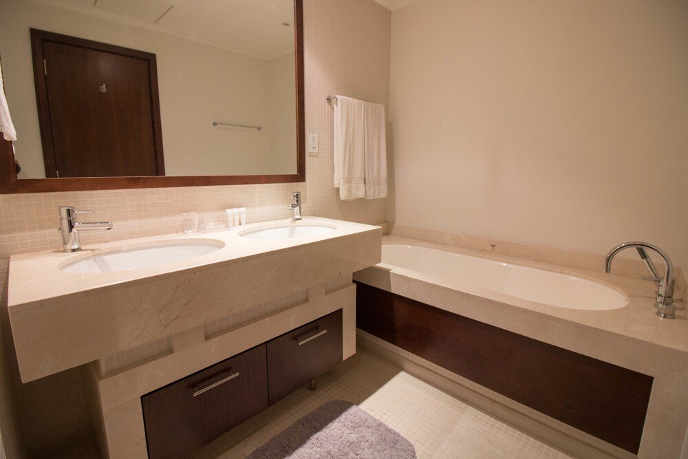 Дубай: Apartamentos One Perfect Stay Beauport Tower