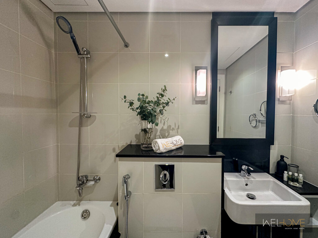Дубай: Апартаменты WelHome - Luxury Living in Business Bay 2BR + Maid's Room