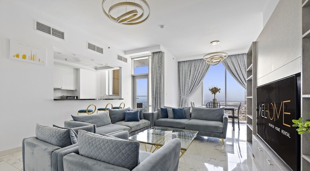 Дубай: WelHome - Luxury Canal-Side Apartment in Al Habtoor City