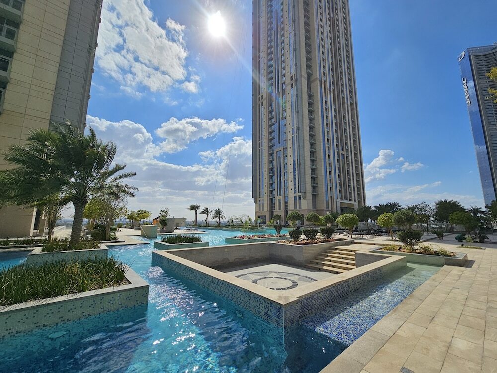 Дубай: WelHome - Luxury Canal-Side Apartment in Al Habtoor City