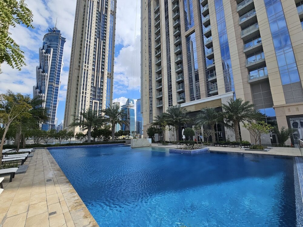 Дубай: WelHome - Luxury Canal-Side Apartment in Al Habtoor City