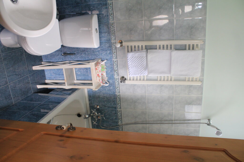 Гарни: Hinyard Hotel