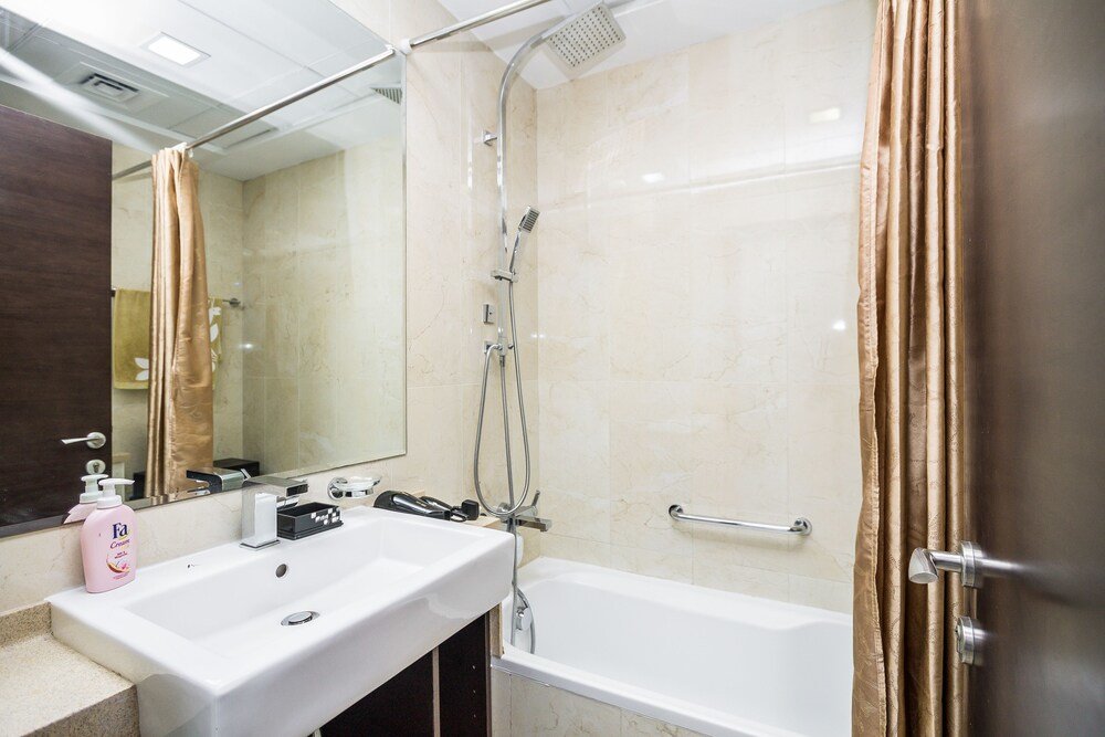 Дубай: Apartamentos Dhh Botanica Tower