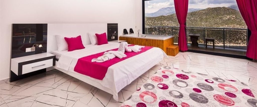 Ешилькёй: Villa Bronz