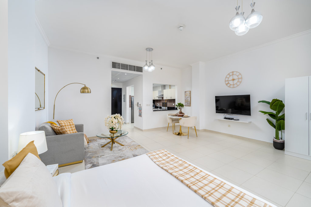 Дубай: АпартаментыMarco Polo Spacious Studio Lush Views & Huge Balcony JVT
