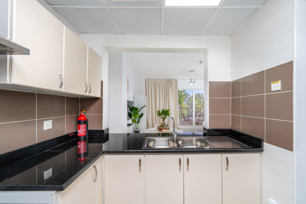 Дубай: АпартаментыMarco Polo Spacious Studio Lush Views & Huge Balcony JVT