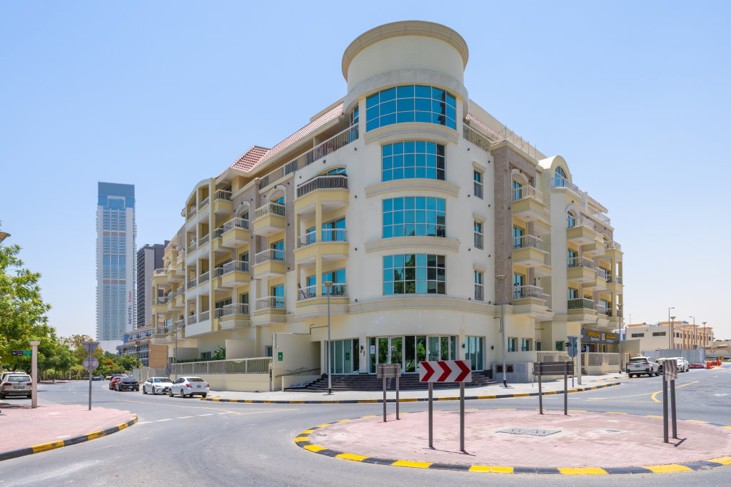 Дубай: АпартаментыMarco Polo Spacious Studio Lush Views & Huge Balcony JVT