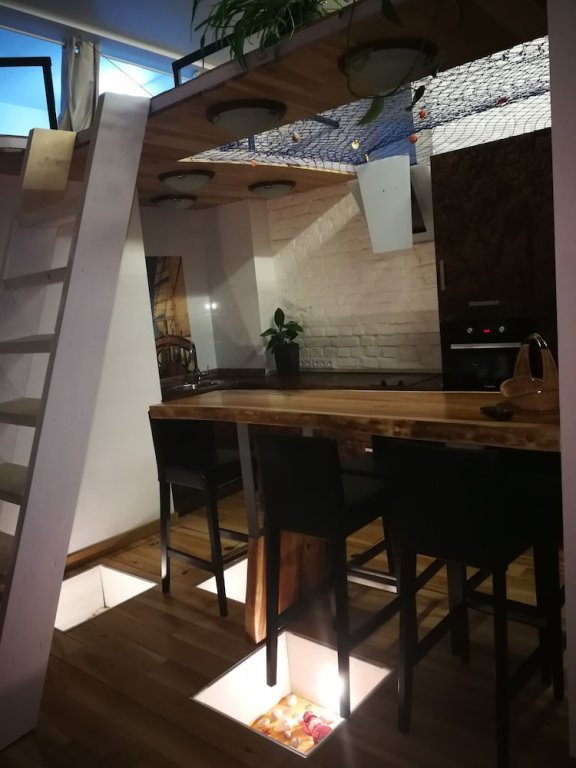 Санкт-Петербург: V&M Sleepbox Hostel